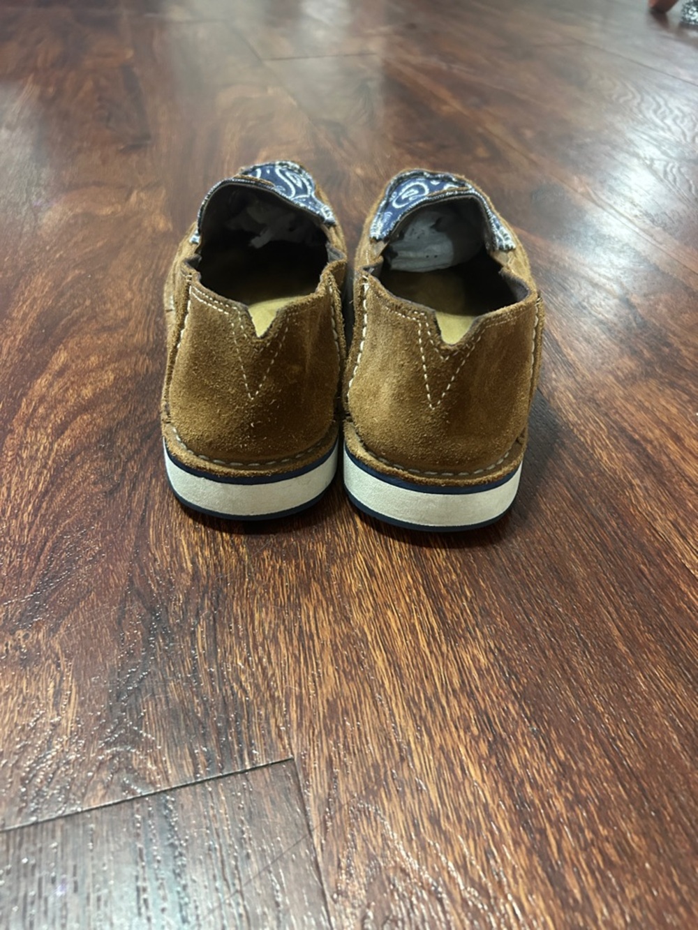 Ariat Brown Suede Slip-On Slippers with Navy Bandana Toe - Picture 3 of 7